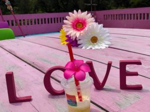 恩納村「MAGENTA n blue」マジェンタエヌブルーのスムージー 沖縄旅行