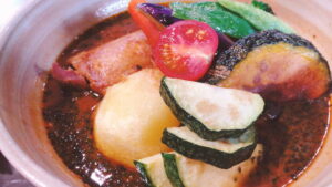閉店【スープカレー 土ノ子(つちのこ)】新鮮野菜のスープカレー-ニセコ町