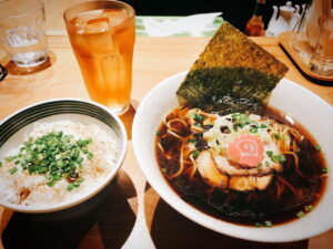 閉店【のるどらーめん】人気の汁なし坦々麺はスパイスが絶妙-札幌市北区