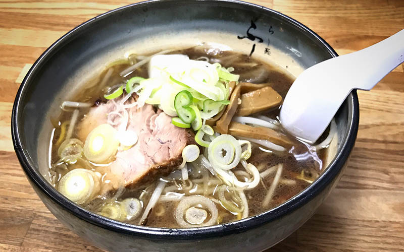 【らー麺 ふしみ】すみれ系＆オリジナル豚骨白湯ラーメン-札幌市中央区