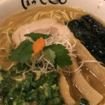 【らーめん ほっぺ家】豚骨と魚介スープの和風らーめん-札幌市東区